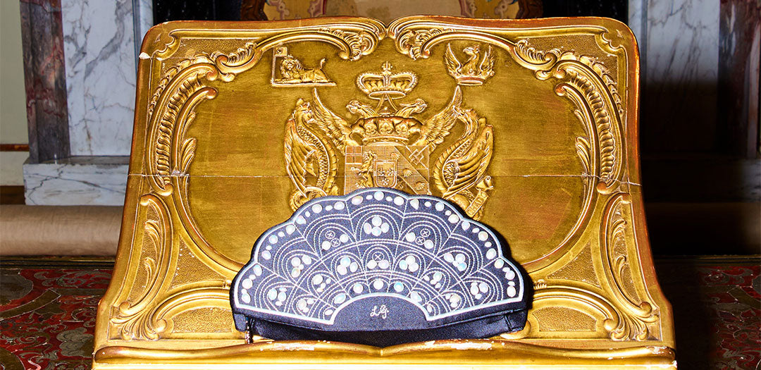 ☆希少☆LULU GUINNESS ハンドバッグ　美品　glamor girl The Fan Clutch | Collectibles | Lulu's World Blog