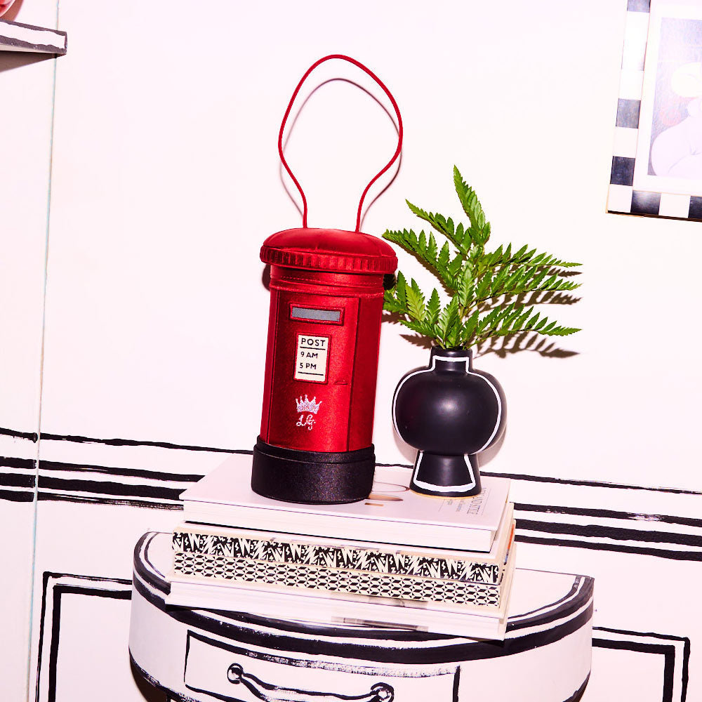 LULU GUINNESS レッド ルル メール ポストボックス パース Red Lulu Mail Postbox Purse | Lulu Guinness