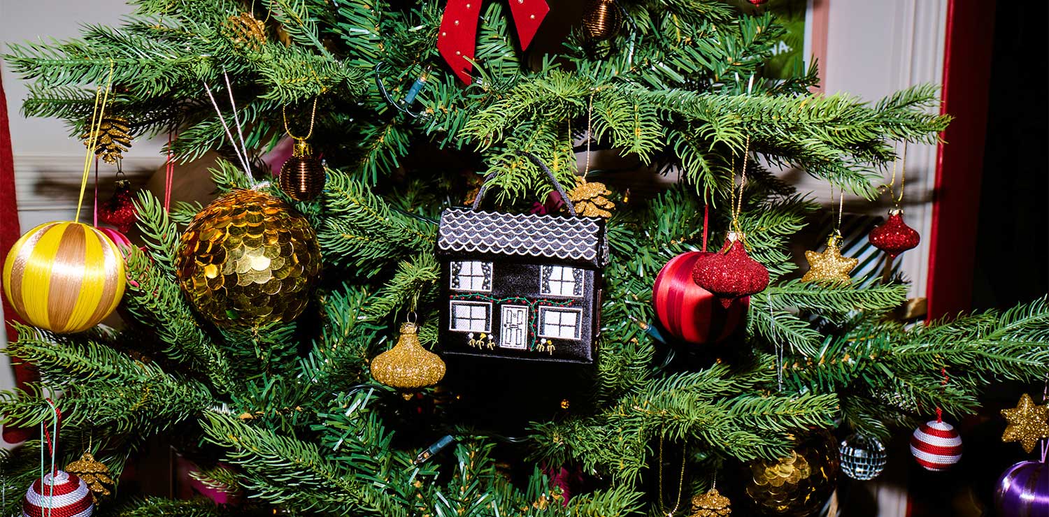 Decorate your Christmas tree, Lulu style