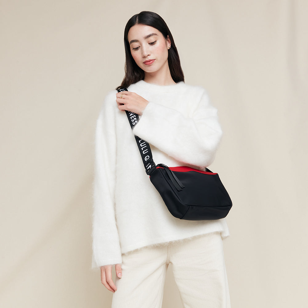 BLACK MULTI PUCKER UP LIPS BAG