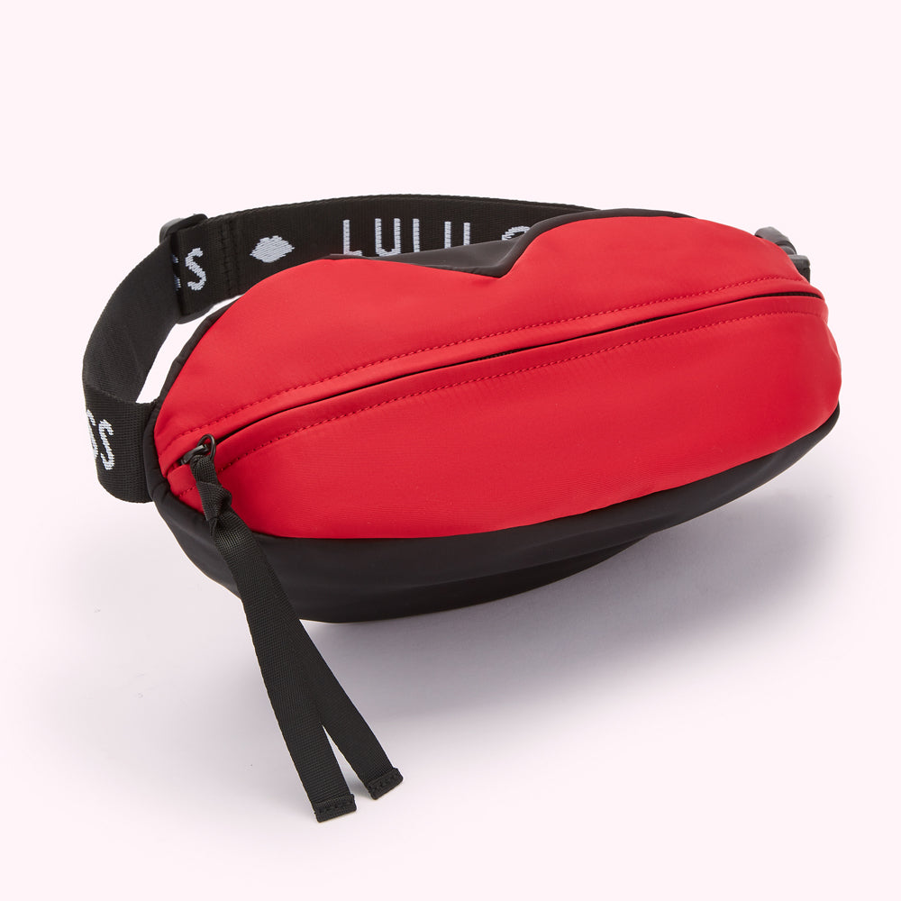 BLACK MULTI PUCKER UP LIPS BELT BAG