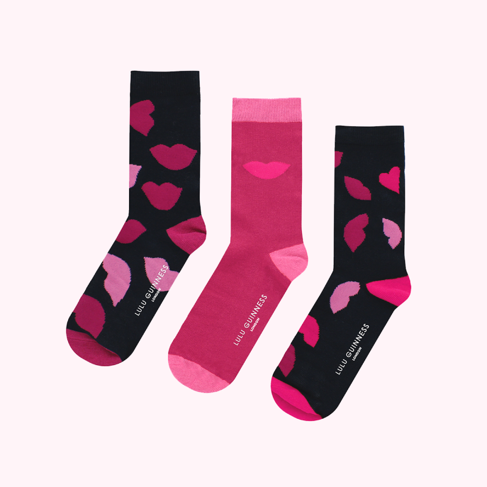 BLACK, FUCHSIA AND RED SCATTERED LIPS ANKLE SOCKS - 3 PAIRS